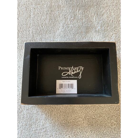 Drinks Are Best Mixed With Friends Box Sign - Picture 6 of 6